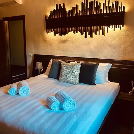 Opus Santa Croce Family Πανδοχείο 4*